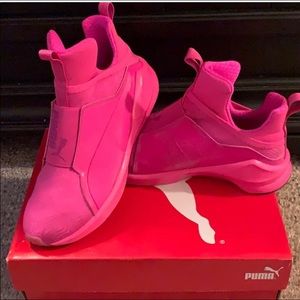 Women’s Puma sneaker